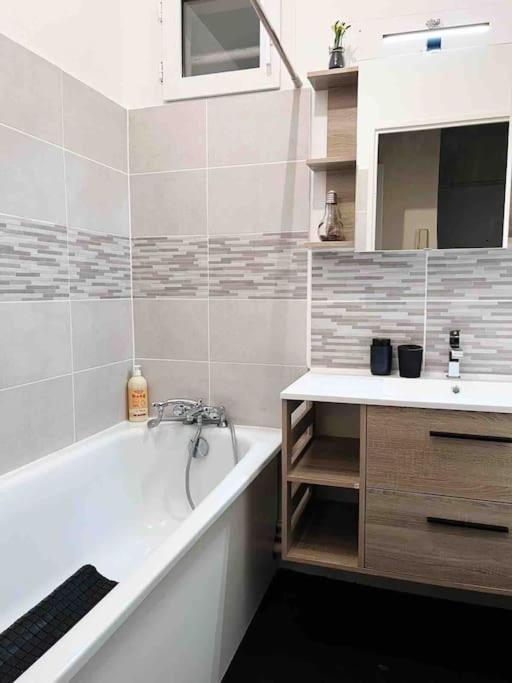 Logement Entier Chambre+Salon + Jardin & Terrasse Les Ulis Eksteriør billede