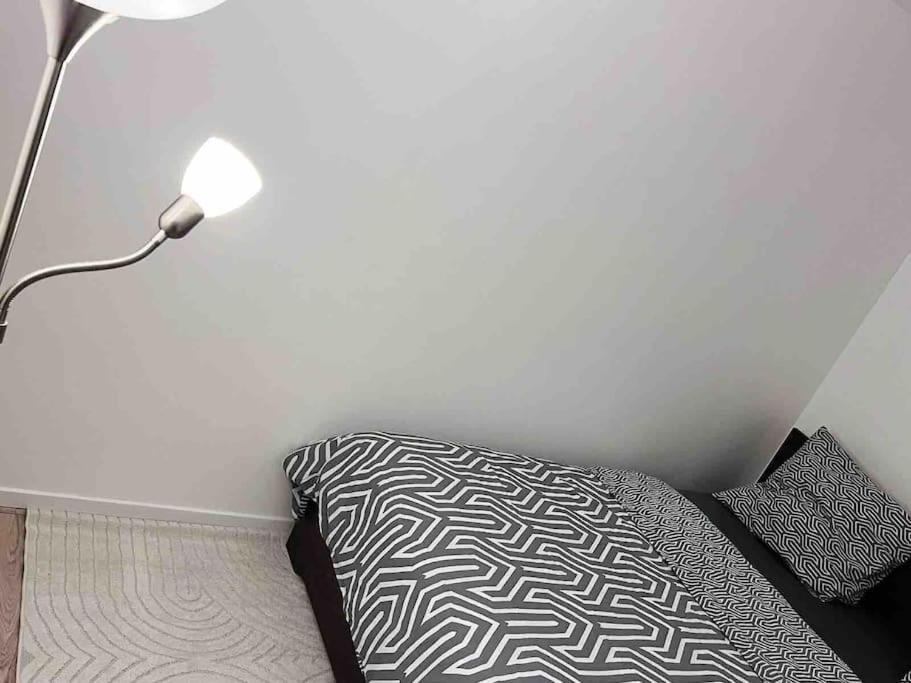 Logement Entier Chambre+Salon + Jardin & Terrasse Les Ulis Eksteriør billede