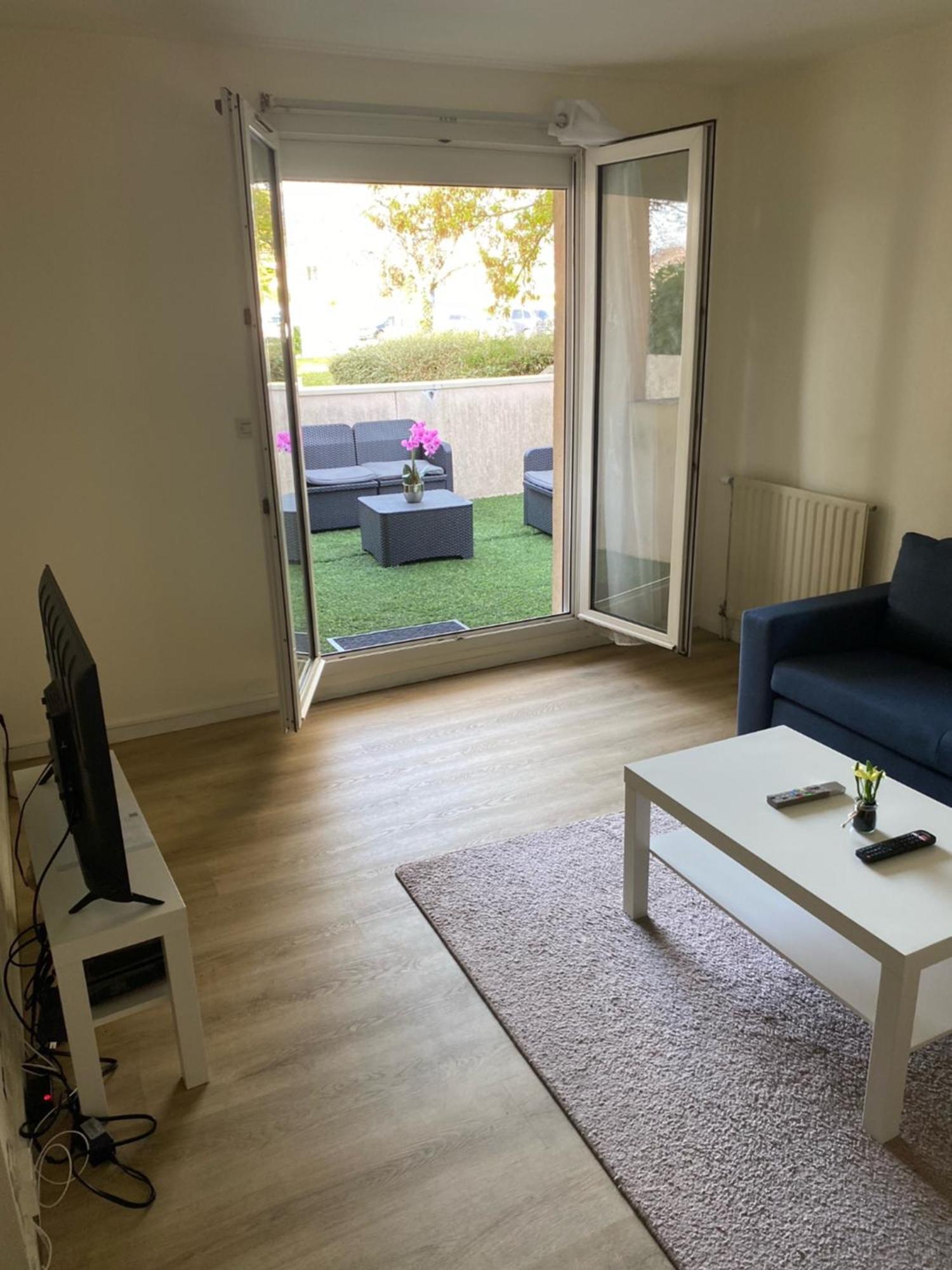 Logement Entier Chambre+Salon + Jardin & Terrasse Les Ulis Eksteriør billede